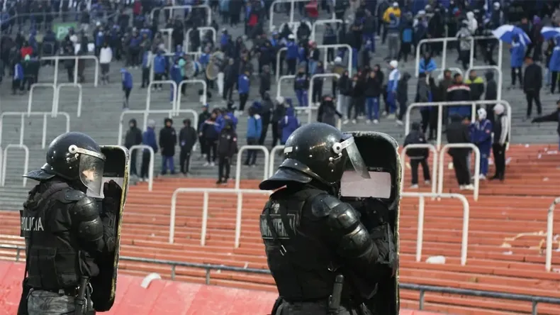 Mundial de clubes, 217 hinchas mendocinos excluidos