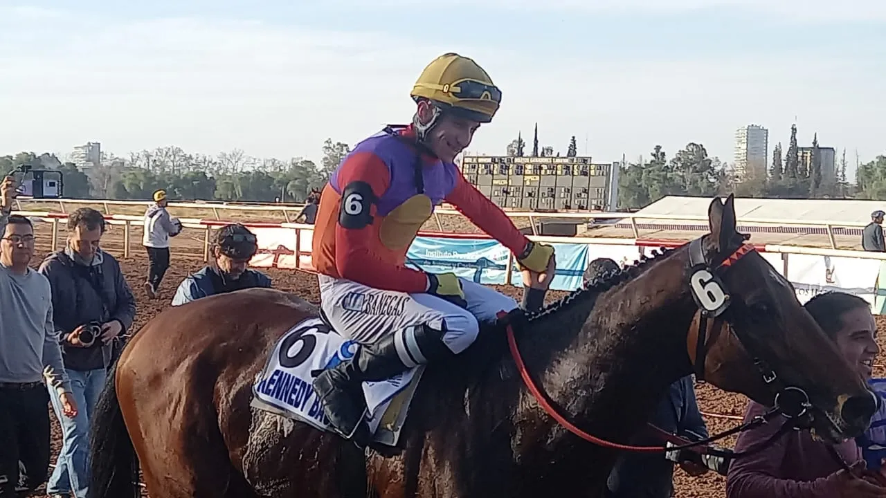 Turf, Patron Santiago, Kennedy Back último ganador