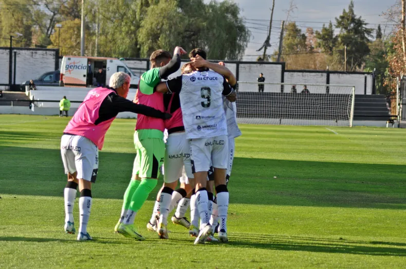 Gimnasia y Esgrima, Almirante Brown