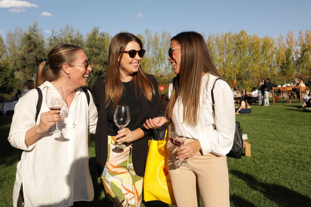 Amigas en Dionisias Wine Fair
