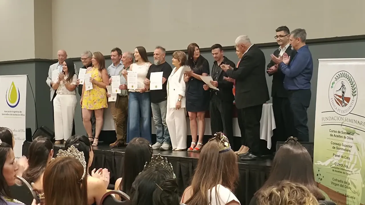 WhatsApp Image 2025-11-24 at 1.59.58 PM (1)