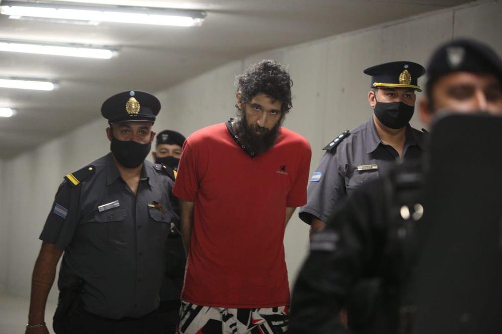 Debate Juicio por jurados c/ Gil Pereg  Acusado por Homicidio Agravado por el vinculo en concurso real y Homicidio simple agravado por el uso de arma de fuego (Art 80 nc 1, 55, 79 y 41 del Código Penal Argentino). 
Fotos Ministerio Público Fiscal Mendoza - Argentina 