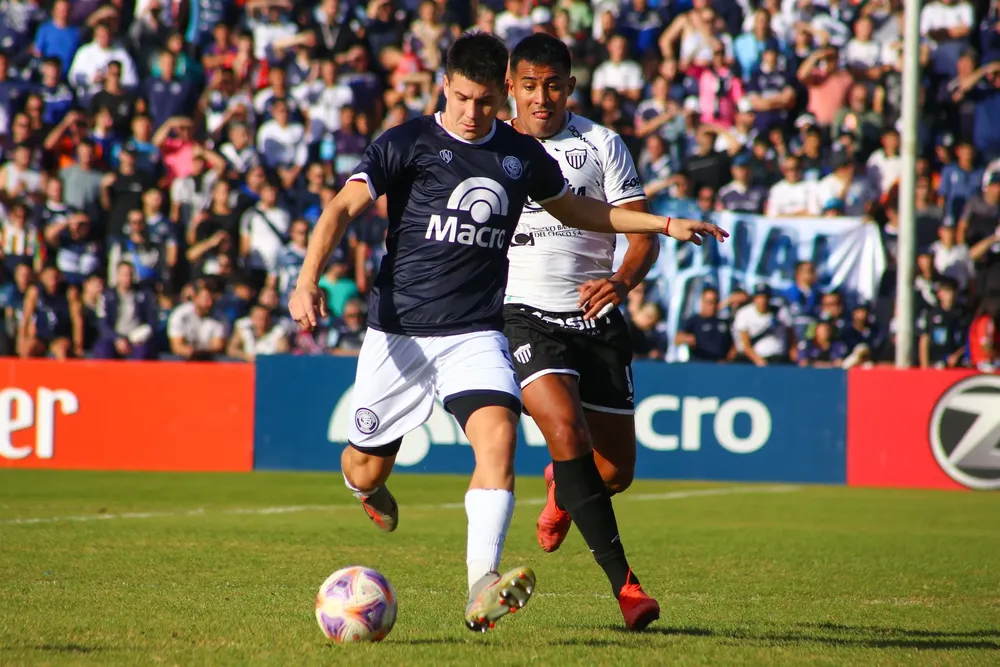 Nacional, Independiente Rivadavia 1- Chacarita 0