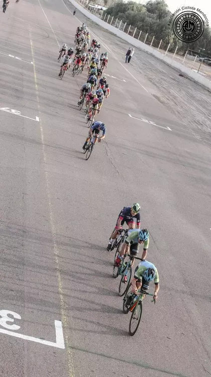 Ciclismo, solo corrieron juveniles