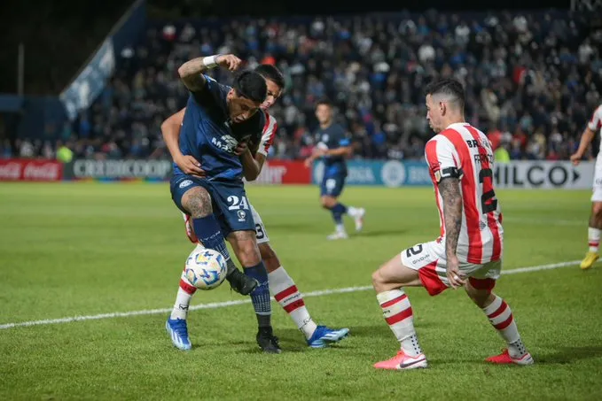 Independiente Rivadavia, Instituto (Cba)