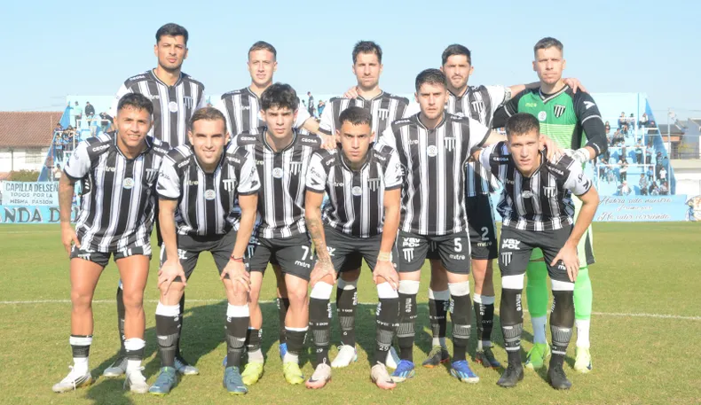 Gimnasia y Esgrima, estadio Mario Losinno de Villa Fox