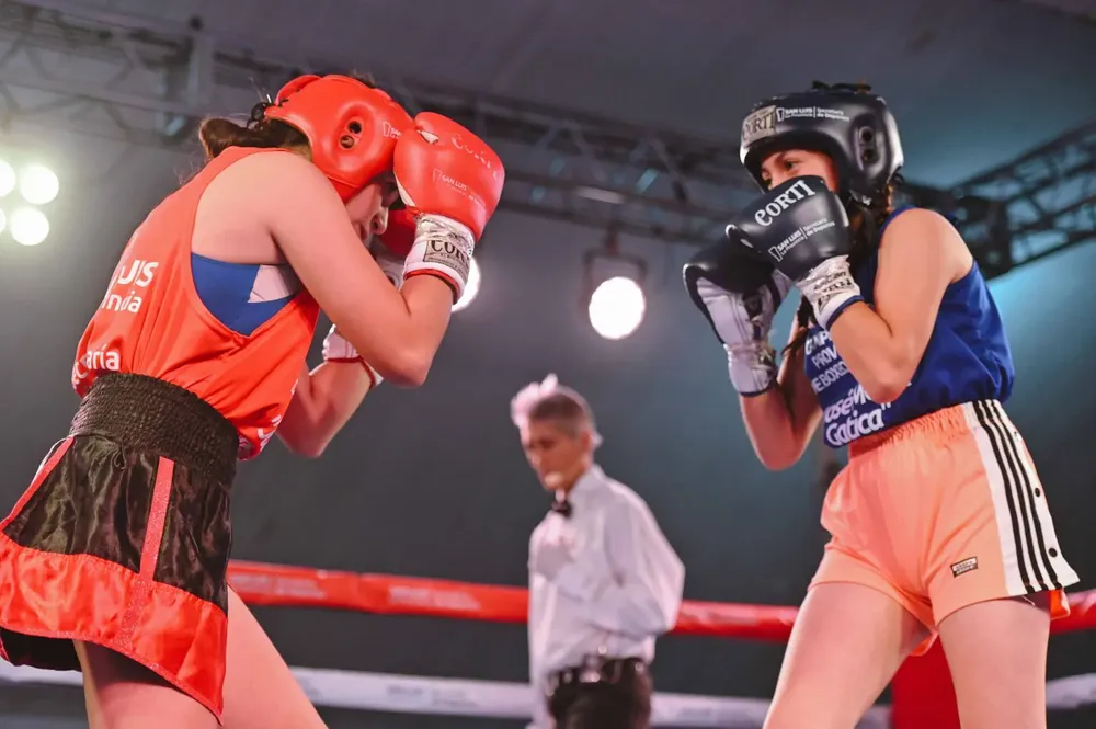 Boxeo, 7 por puntos, 3 de exhibición