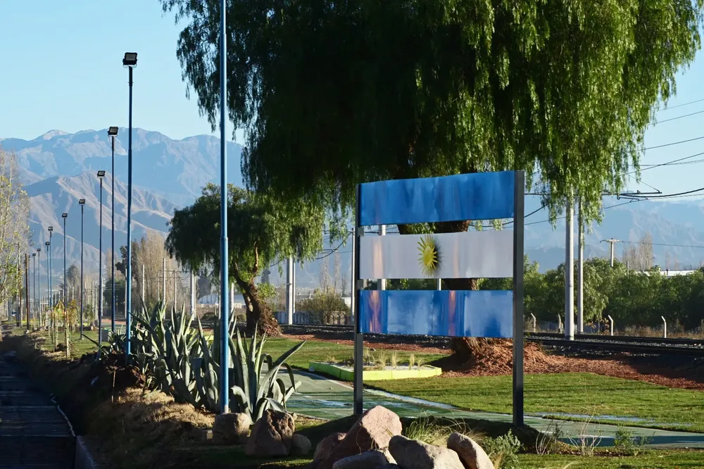 parque 9 de julio godoy cruz mendoza 4