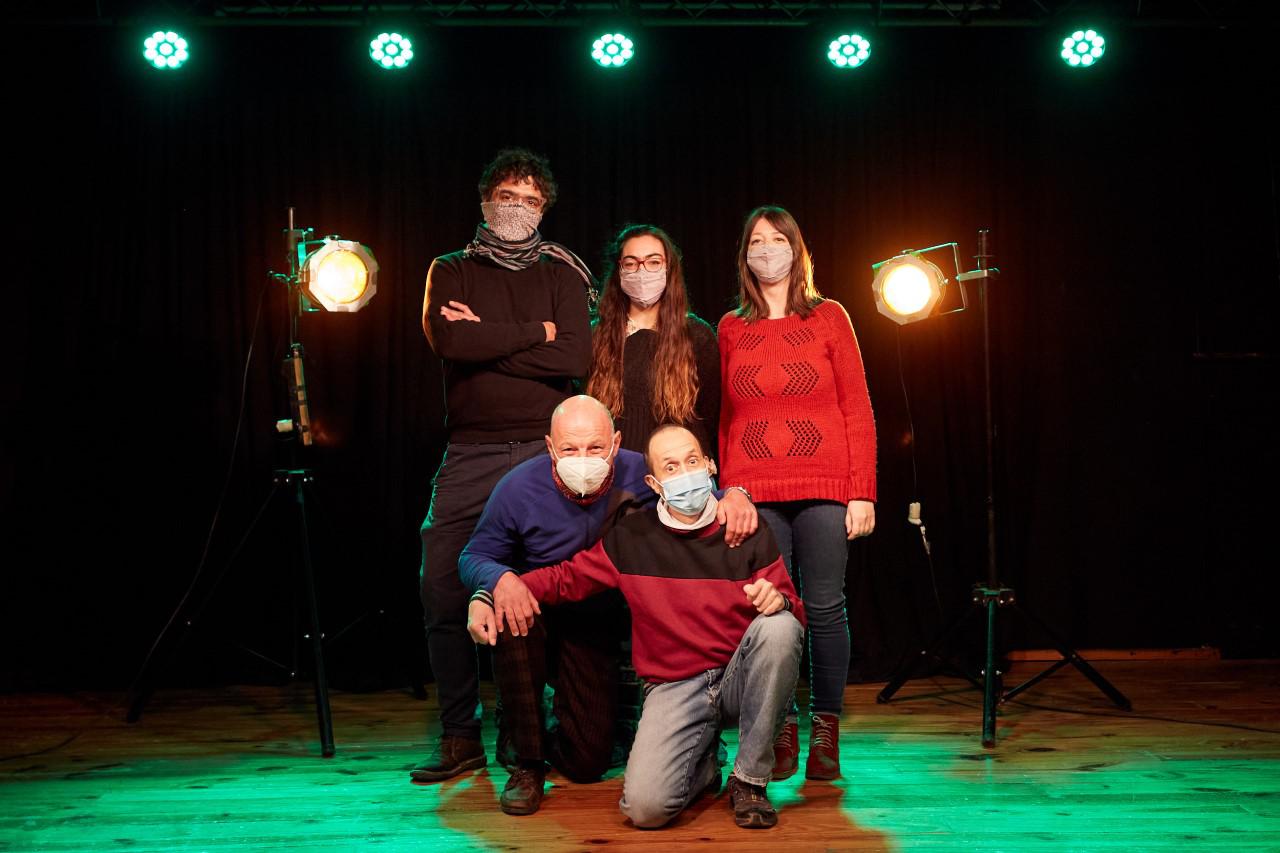 Teatro, Emociones solidarias