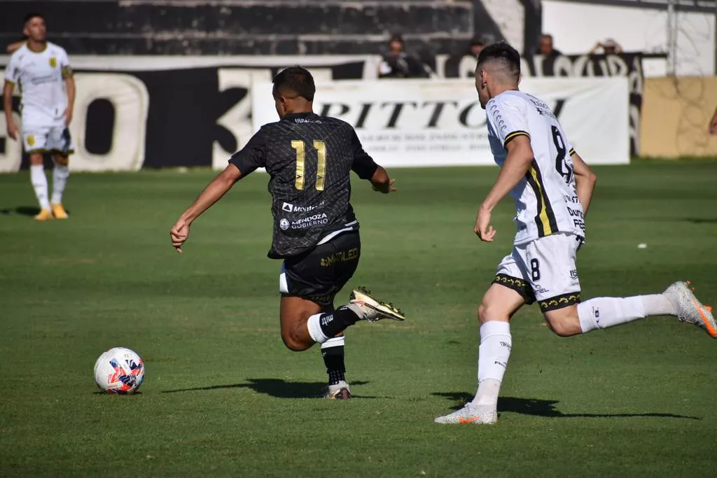 Ascenso, Gimnasia y Esgrima 1- Almirante Brown 0