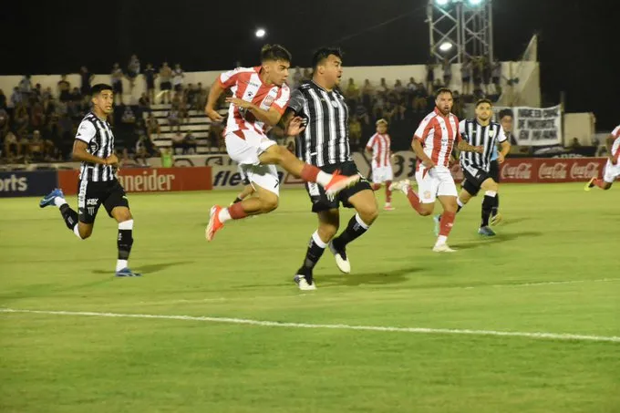 Gimnasia y Esgrima, San Martín (T)