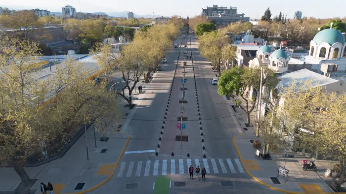 Paseo-Strassera-1-700x394