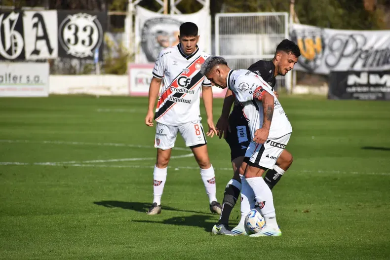 Gimnasia y Esgrima, Chacarita Jrs.