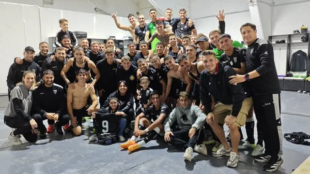 Gimnasia y Esgrima, Defensores Unidos de Zárate