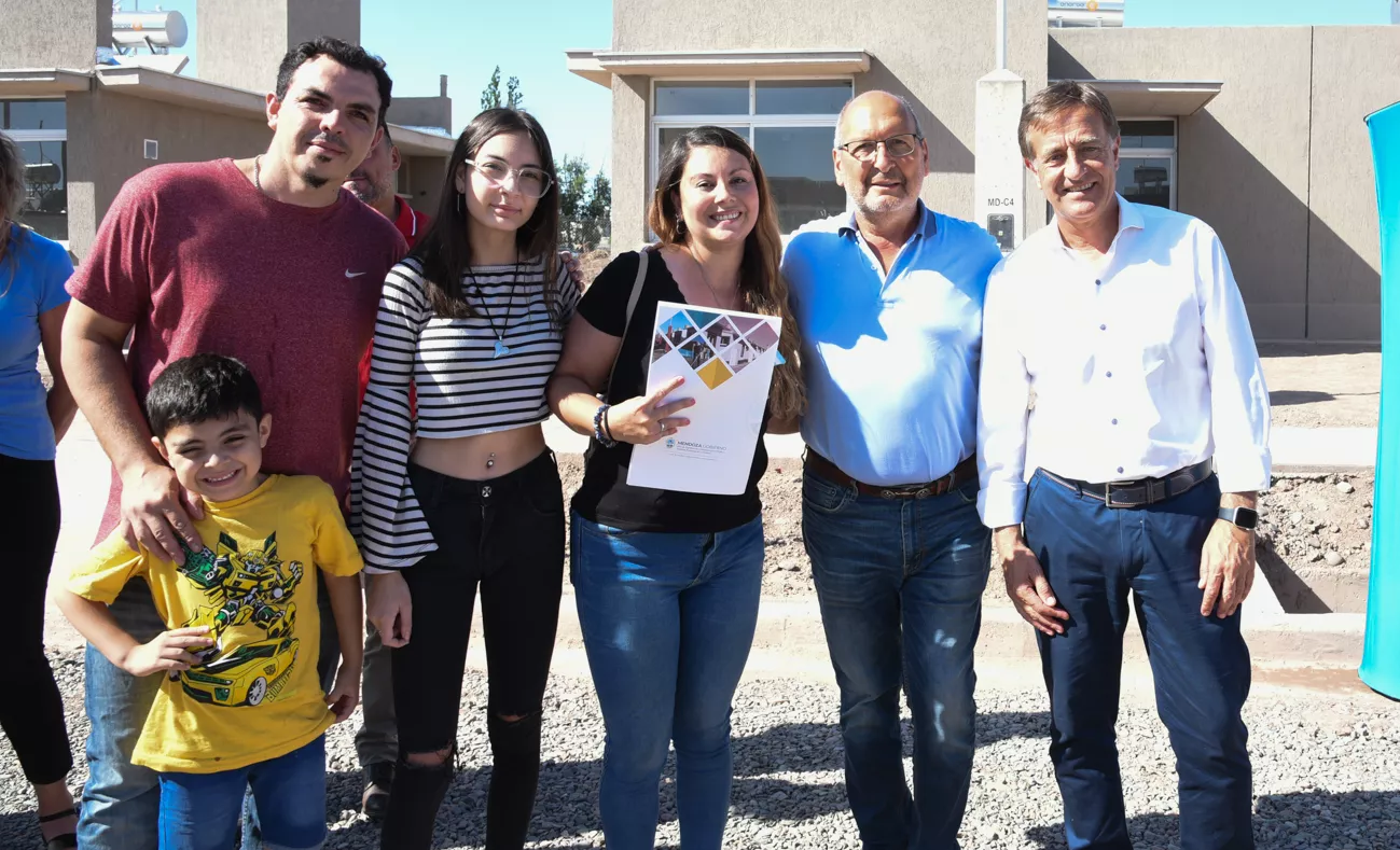 Entrega de viviendas (16)