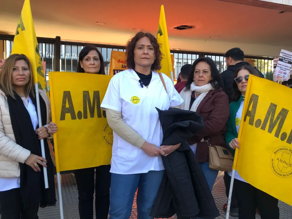 Dra. Marcela Mora AMPROS