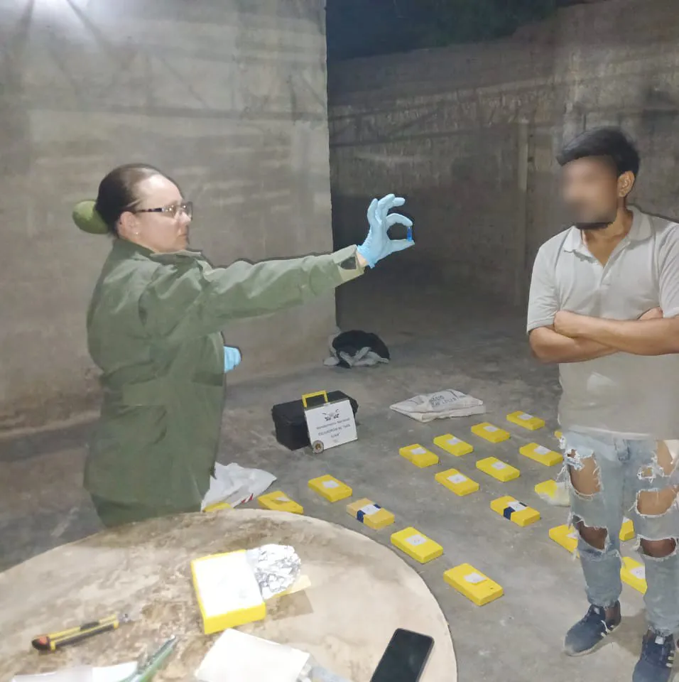 procedimiento_de_mas_de_63_kilos_de_cocaina_-_transportados_en_un_camion_y_secuestrado_dentro_de_un_inmueble_8