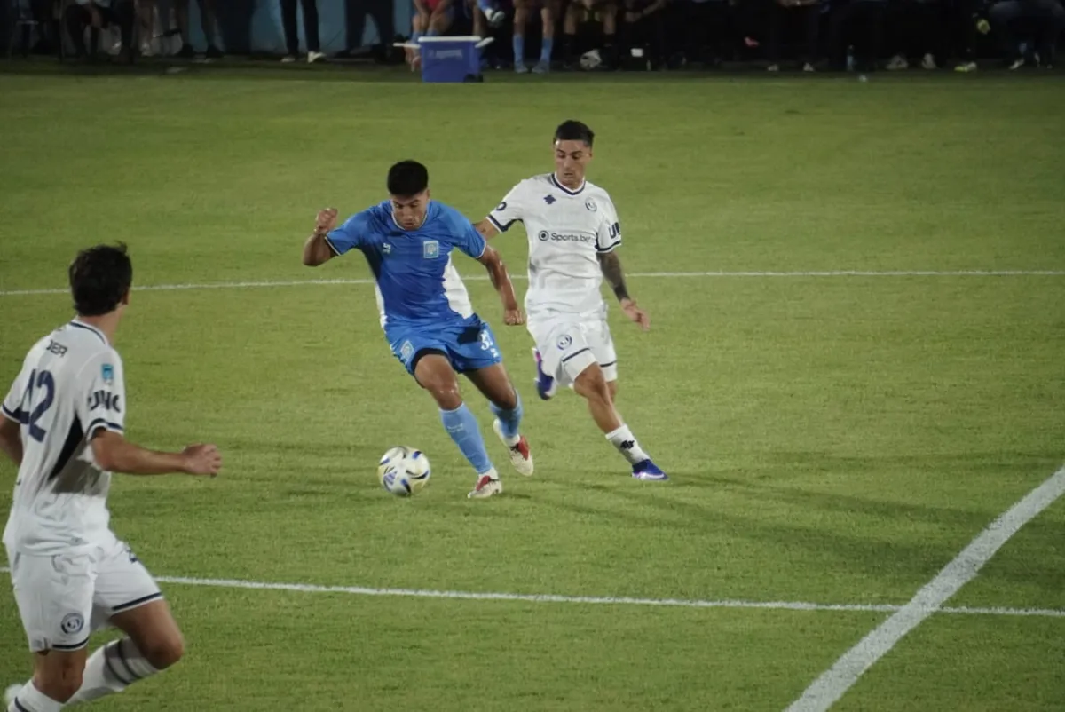 Independiente Rivadavia, Estudiantes (RC)