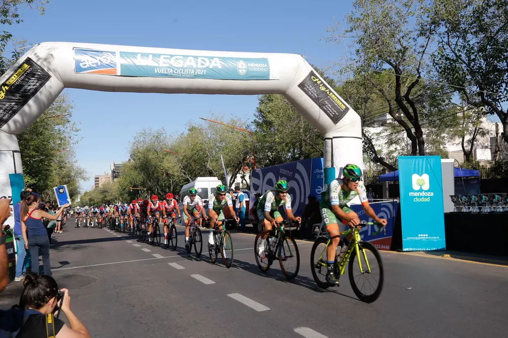 Vuelta 2022, Prólogo y Presentación de equipos, sábado 19 de febrero