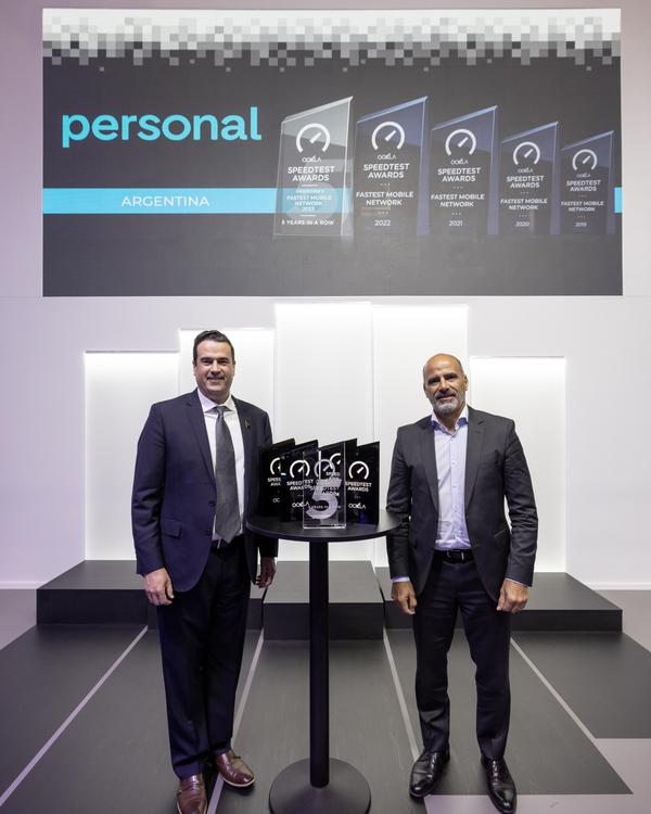 Roberto Nobile  CEO de Telecom junto a Bill Lawler Global Sales de Ookla