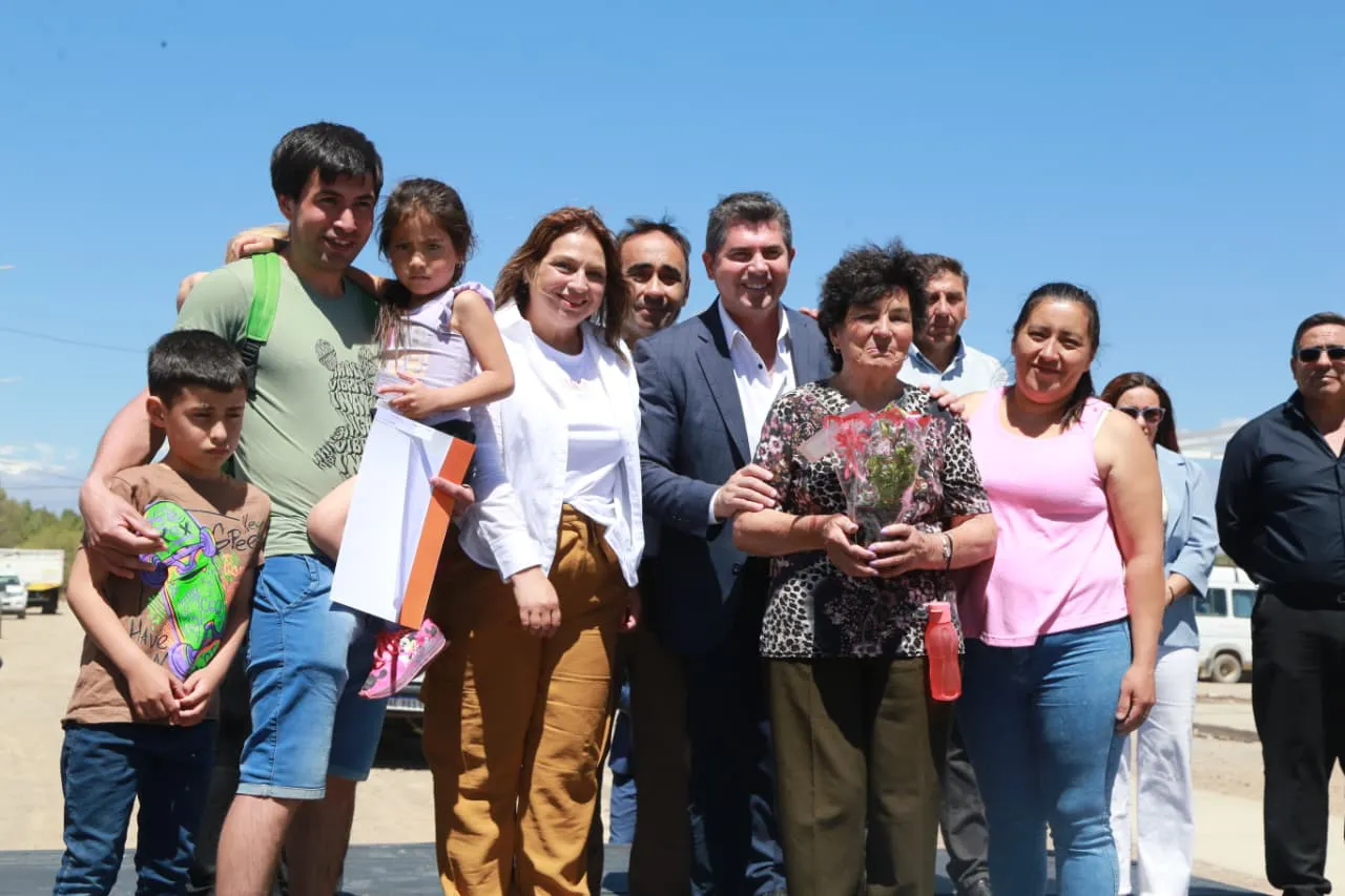 Orrego entrega vvdas Iglesia