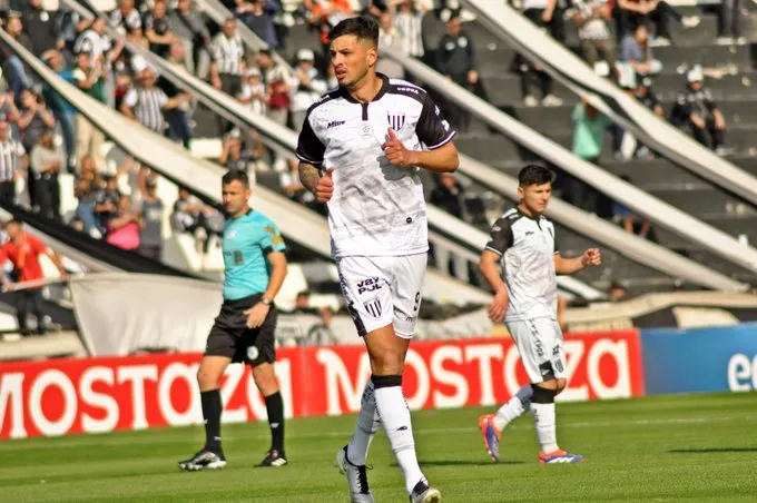 Gimnasia y Esgrima, Almirante Brown de Isidro Casanova