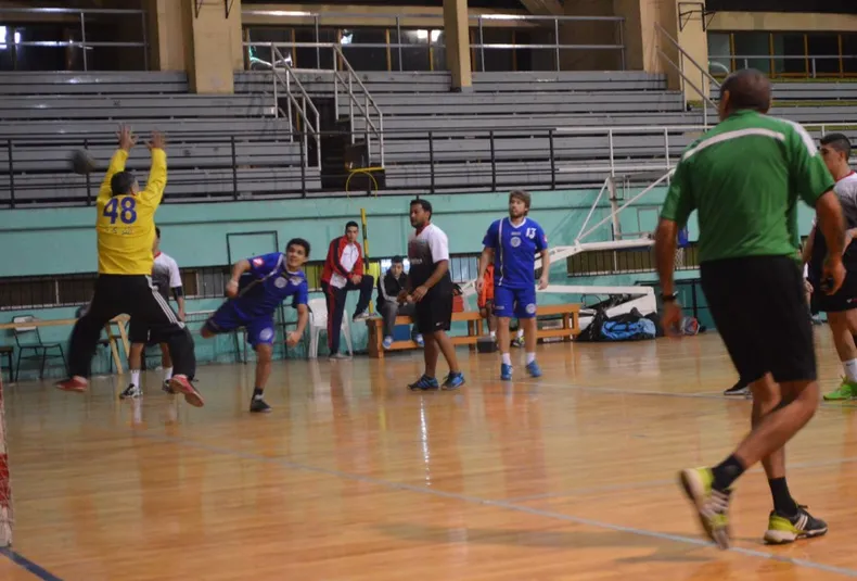 Handball,, partido suspendido