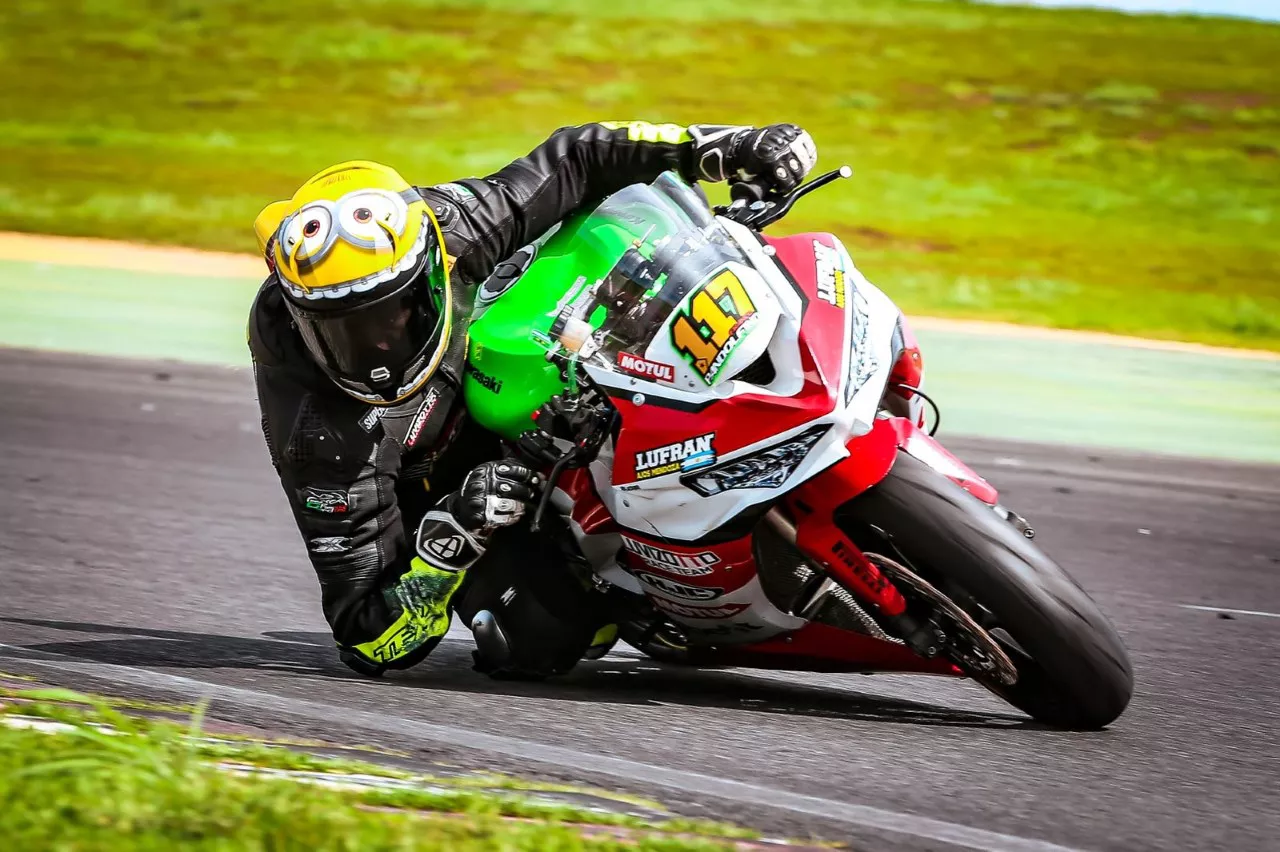 Súperbike, Pandolfino campeón en Brasil