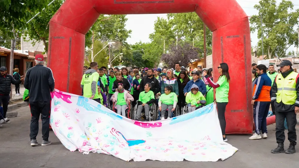 Las Heras, Todos distintos, todos iguales