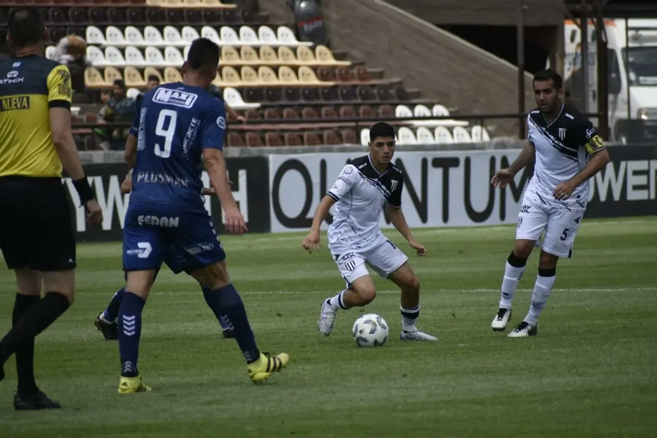 Ascenso, Gimnasia, Quilmes