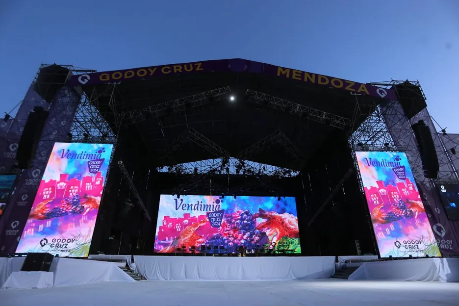 Escenario-Fiesta-de-la-Vendimia-2024-okok