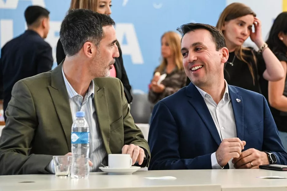 garcia-zalazar-y-thomas-presentan-edutec-a-empresarios-3ok