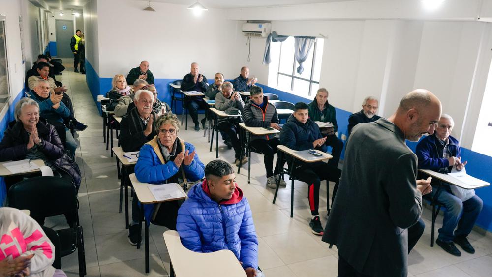 Las Heras,  adultos mayores, licencia