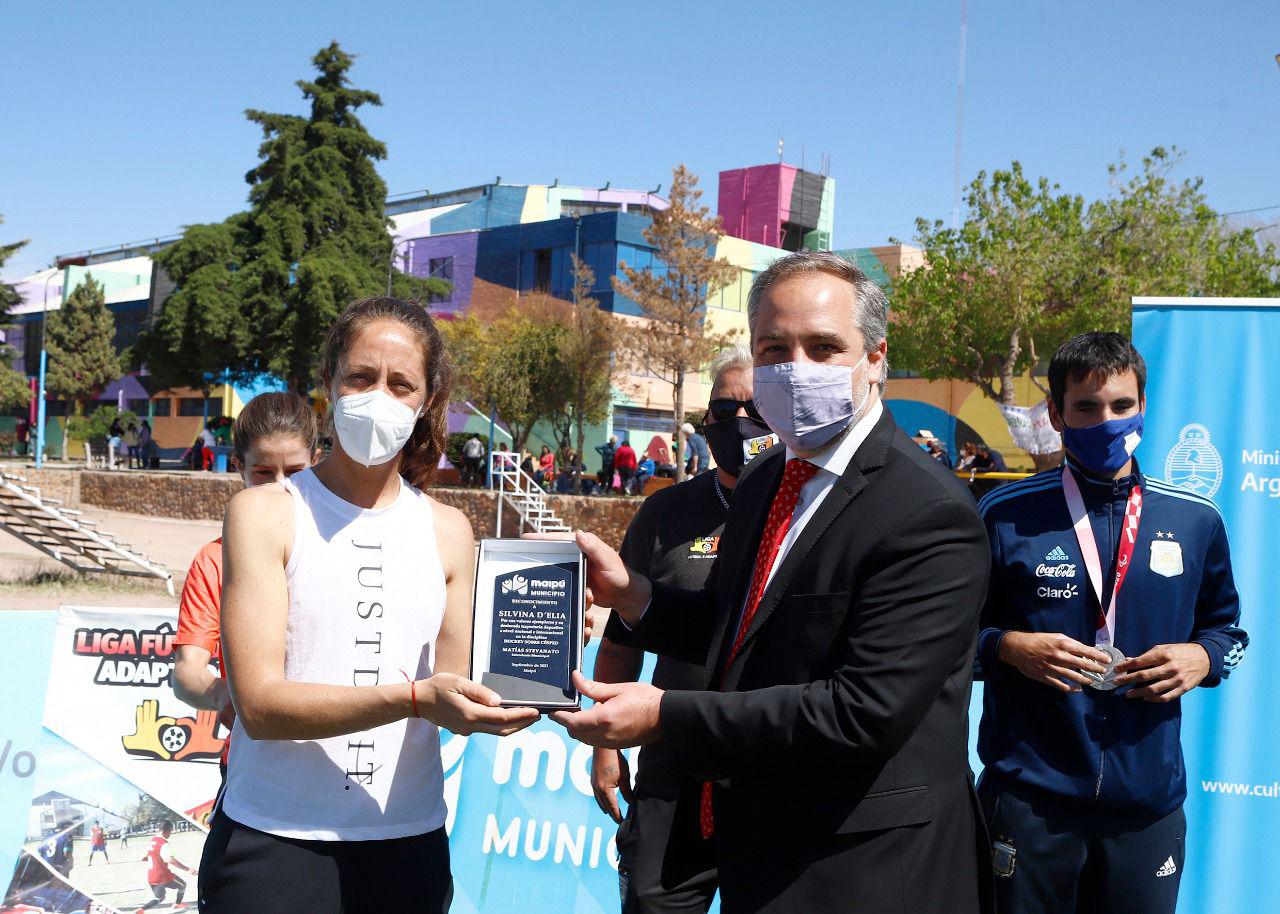Medallistas olímpicos en jornadas en Maipú