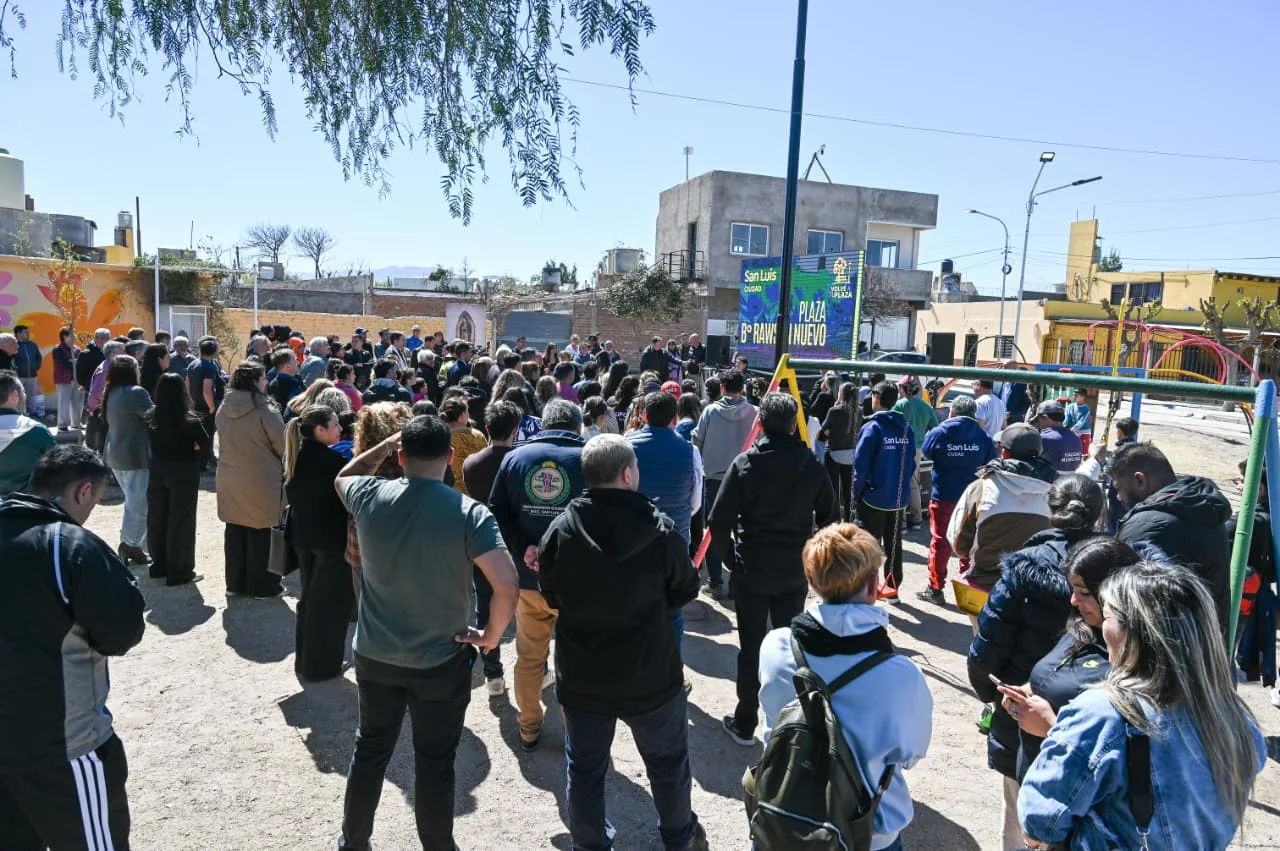 plaza reinauguracion Poggi 6
