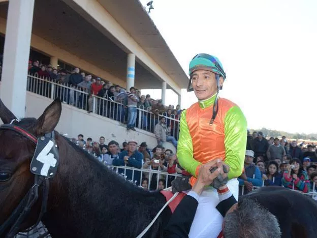 Turf, el jóckey más ganador del Gran Premio, Alberto Gimenez
