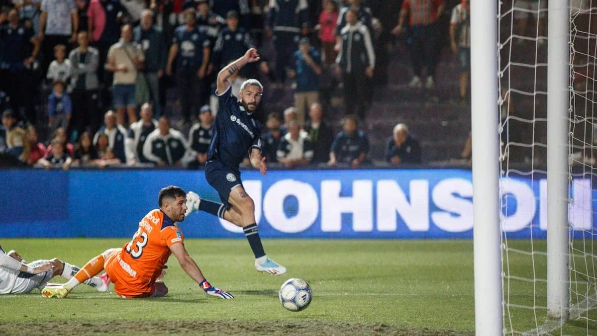 Independiente Rivadavia, Gimnasia y Esgrima La Plata