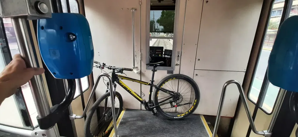 bici en metrotranvía