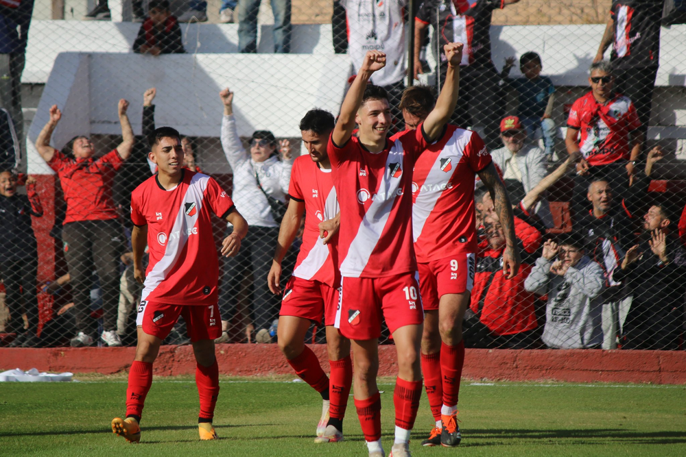 Deportivo Maipú, Estudiantes de Buenos Aires