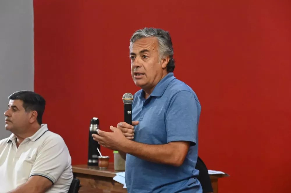 reunión ucr departamentos que adelantan elecciones Cornejo