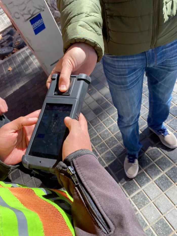 Controles-con-tecnologia-700x935