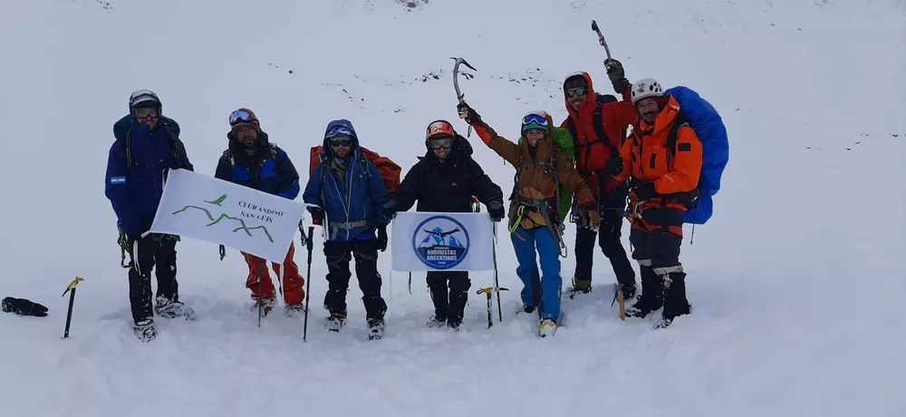 Montañismo invernal, inédito curso club Andino San Luis