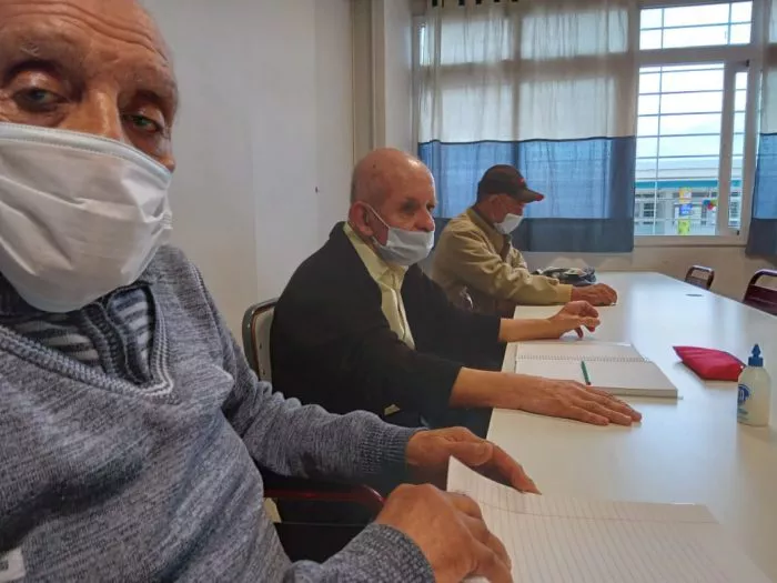 adultos mayores escuela 5