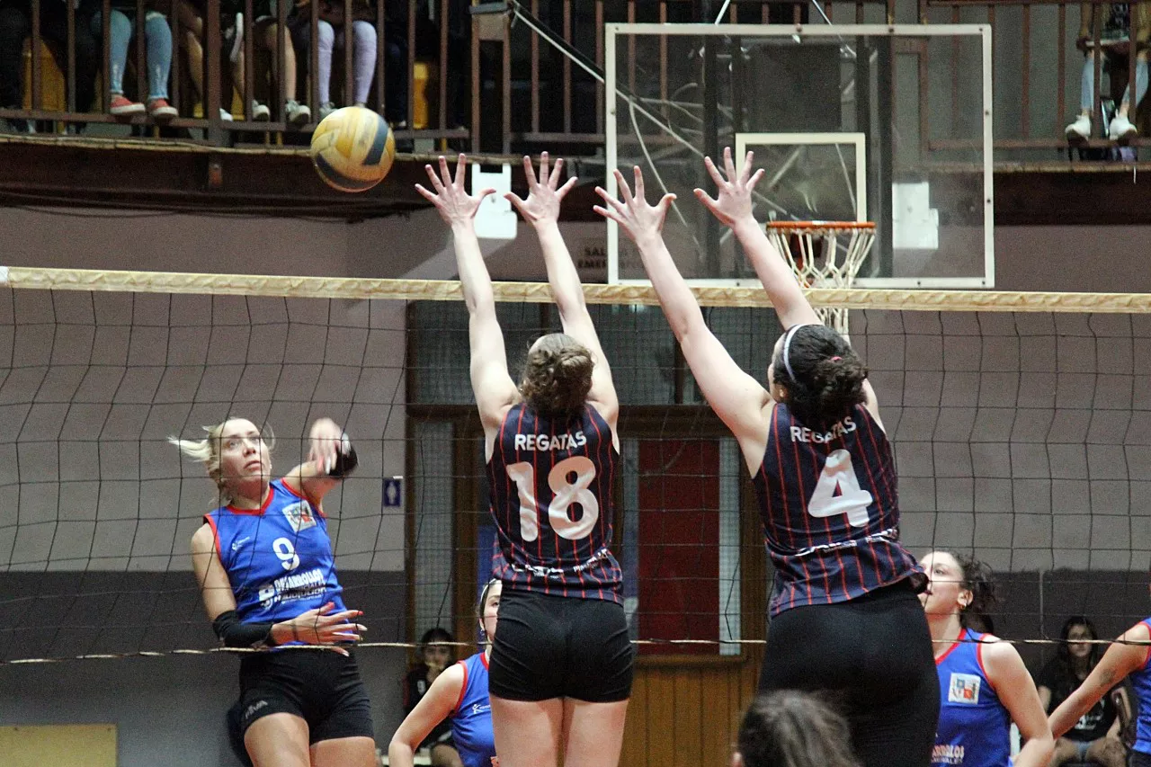 Voley, Policial-Regatas, femenino