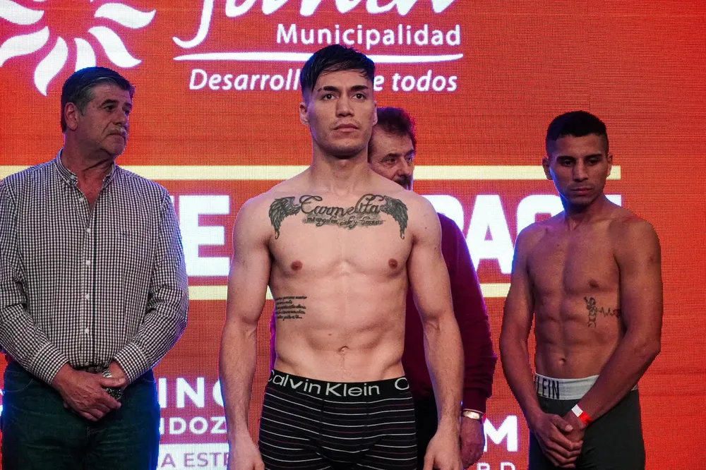 Boxeo, Ceremonia de pesaje, La Colonia Junin