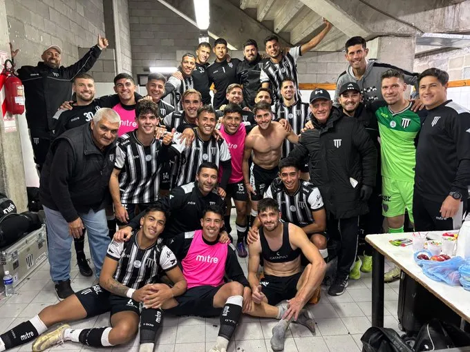 Gimnasia y Esgrima, Defensores de Belgrano, el Lobo y el Dragón