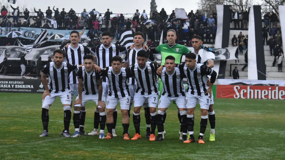 Ascenso, Gimnasia (Mza) 2- Instituto (Cba) 0