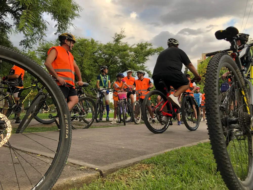 bicitour nocturno ciudad 22032025