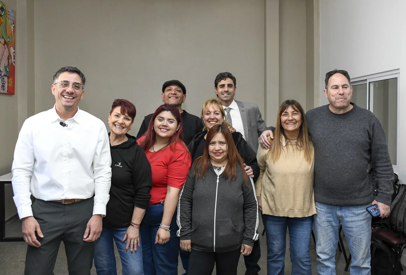 Calvente con Peluqueros solidarios