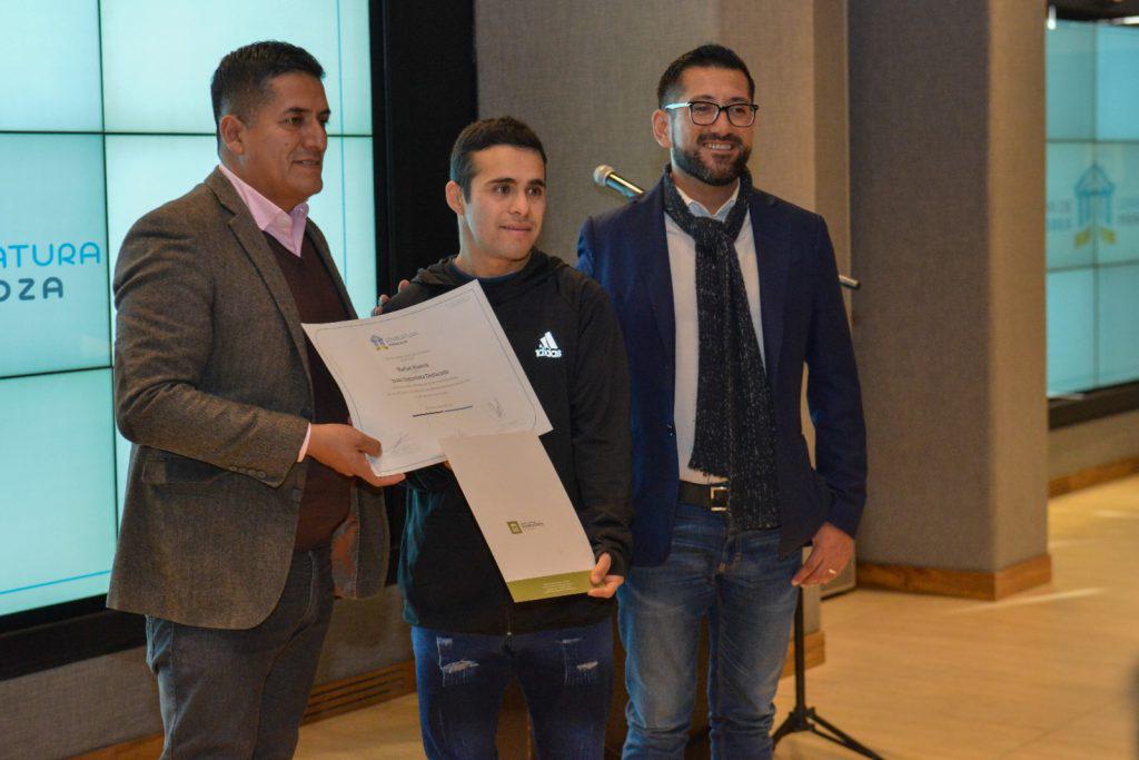 Atlletismo, distinción a Matías Riveros